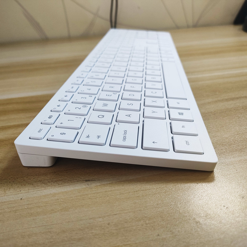 Switzerland layout Wireless ke - Desk Setup Keyboard recension och pris