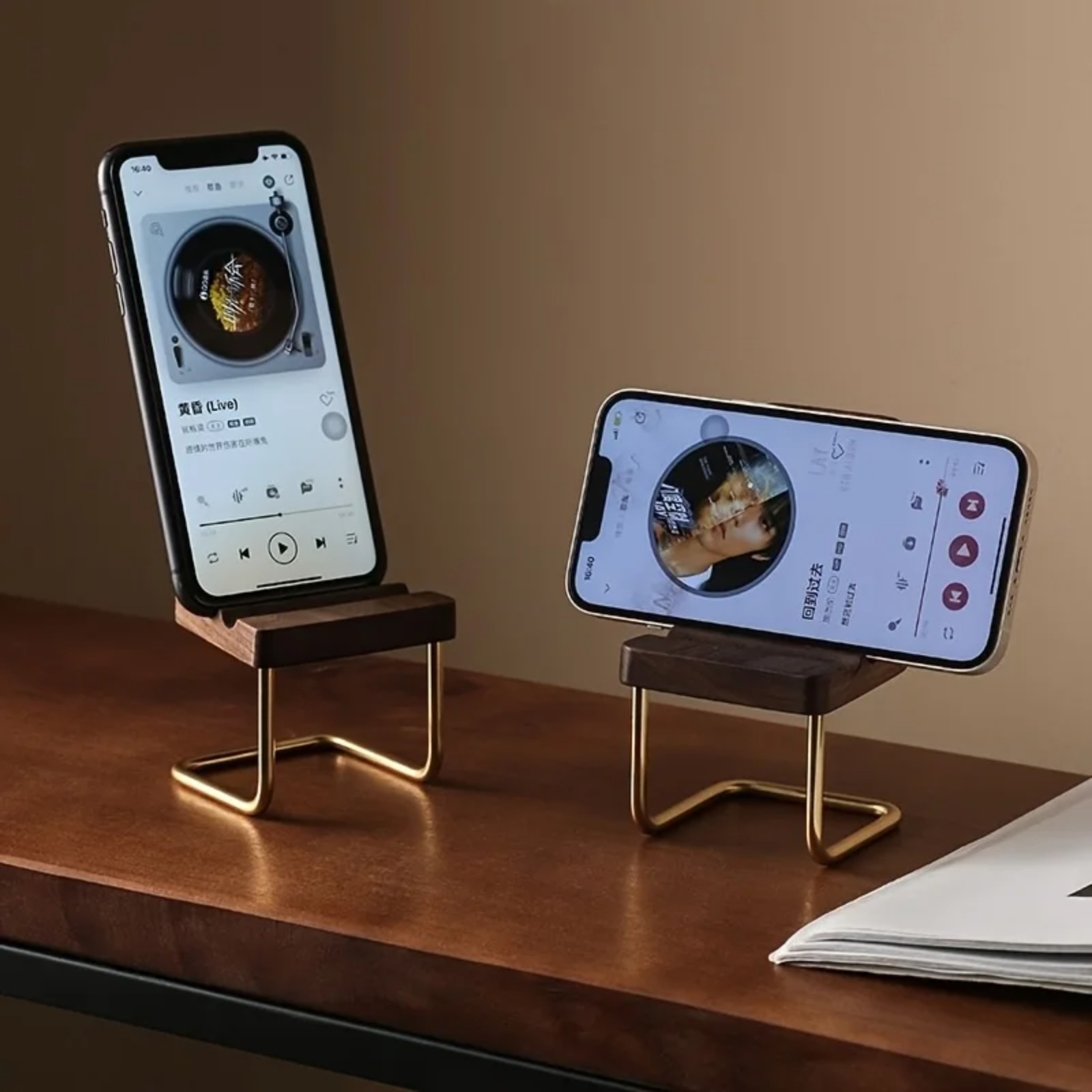 Wooden Phone Stand Walnut Desk - Desk Setup Natural recension och pris