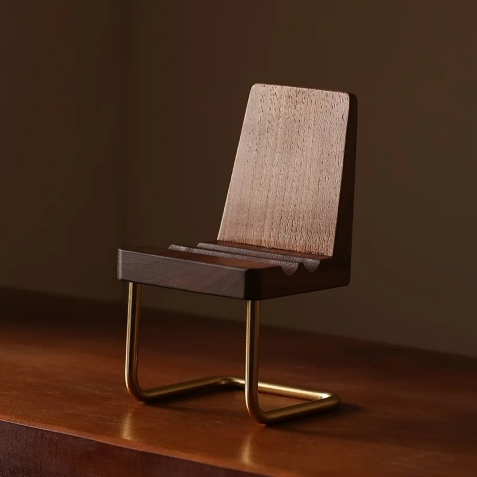 Wooden Phone Stand Walnut Desk - Desk Setup Natural recension och pris