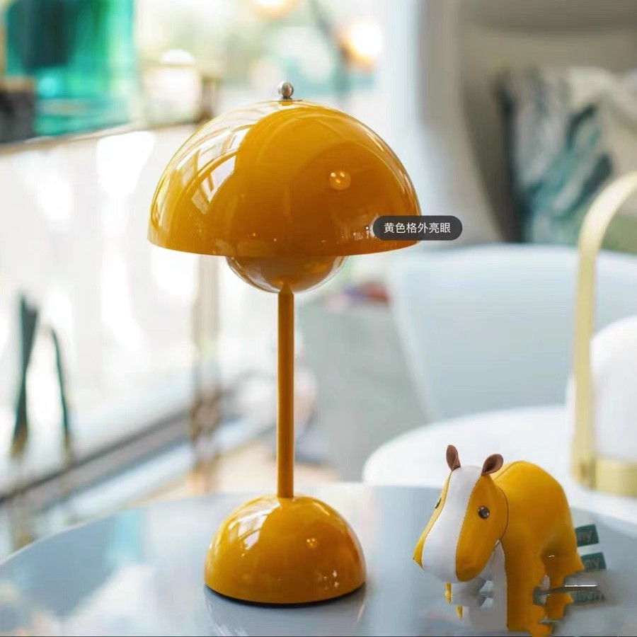 Rechargeable Flower Bud Table  - Desk Setup Girl recension och pris